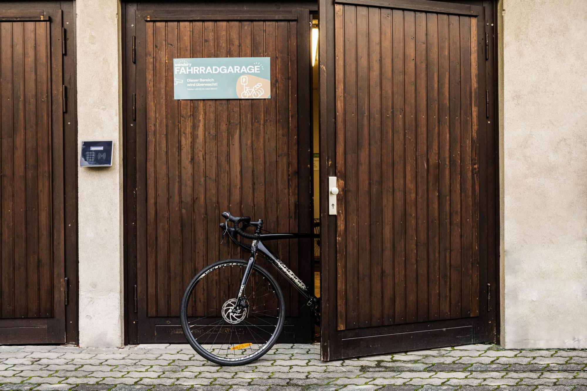 Wandery Hostel Dessau Экстерьер фото